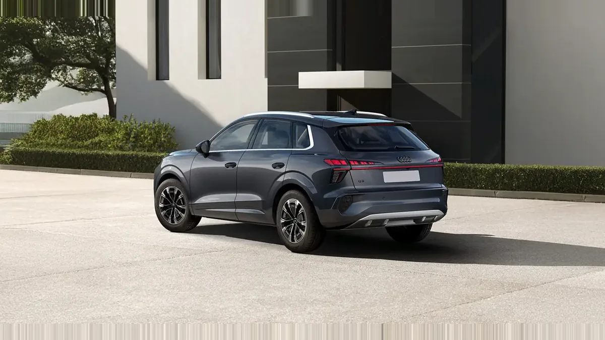 Audi Q3 Advanced TDI 110 kW S Tronic en renting en Barcelona — vista 6