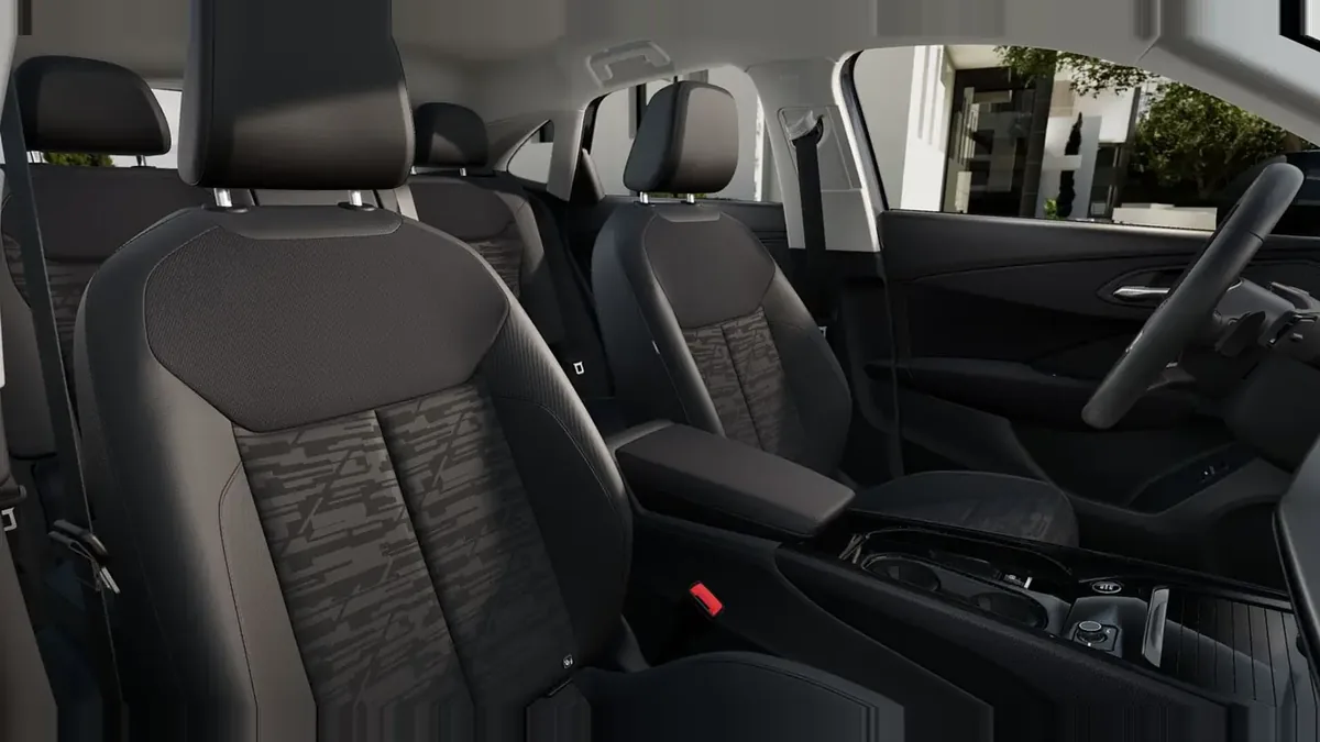 Audi Q3 Sportback Advanced TFSI 110kW S Tronic en renting en Barcelona — vista 9