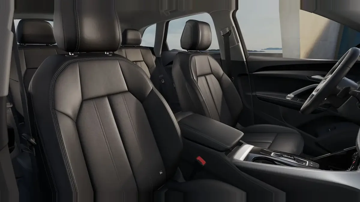 Audi Q5 Advanced e-hybrid quattro 220kW S tronic en renting en Barcelona — Interior