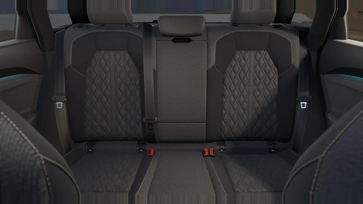 Audi Q5 SUV S line Edition TDI Quattro S Tronic en renting en Barcelona — vista 7