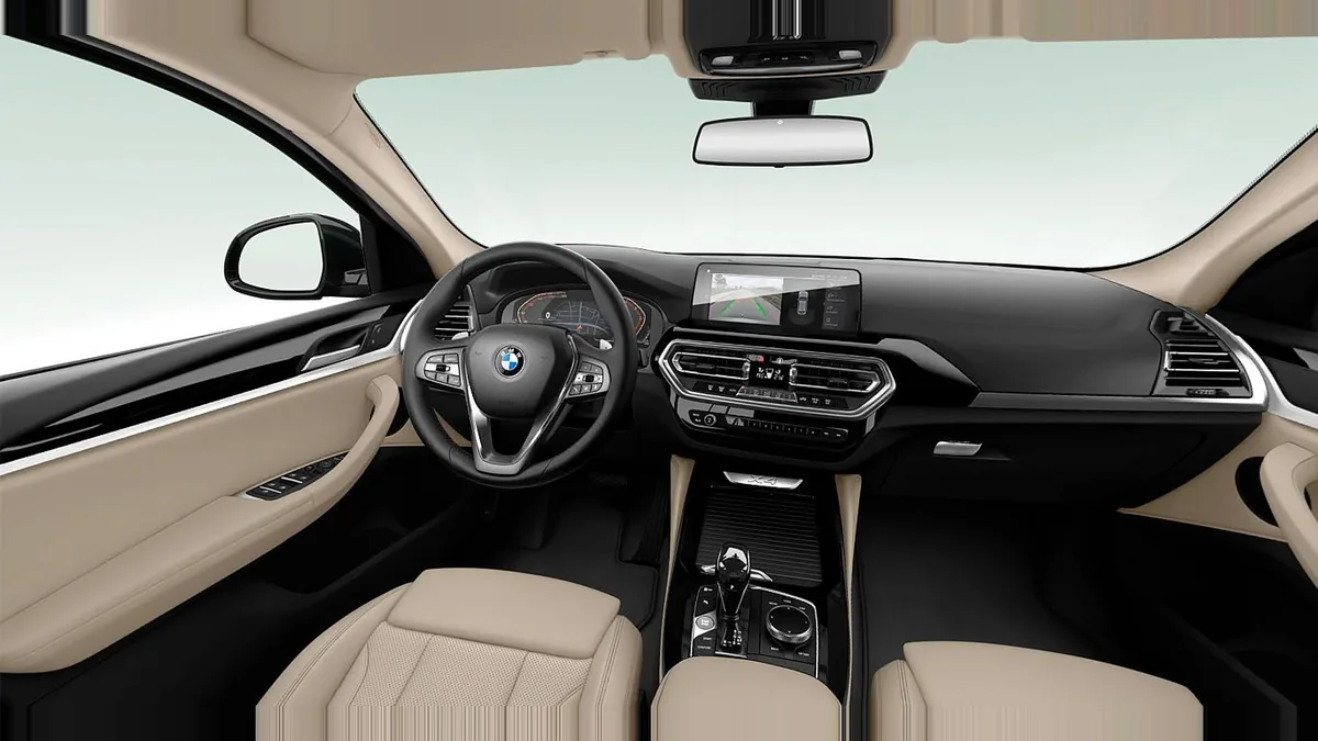 BMW X4 xDrive20d xLine en renting en Barcelona — Interior
