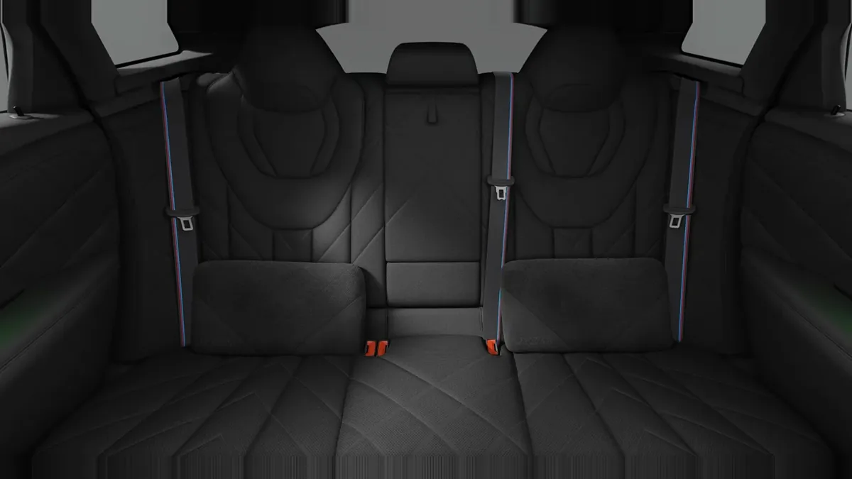 BMW XM 50e 350kW en renting en Barcelona — vista 7