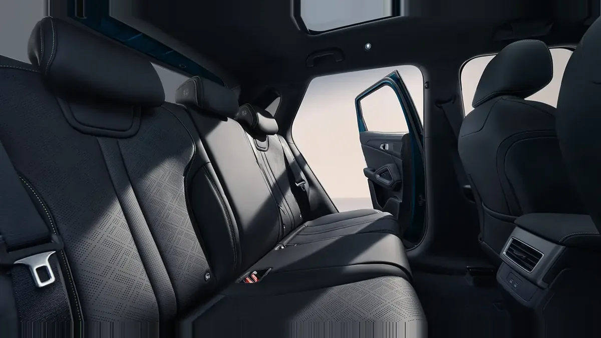 BYD ATTO 2 DM-i Boost en renting en Barcelona — vista 8