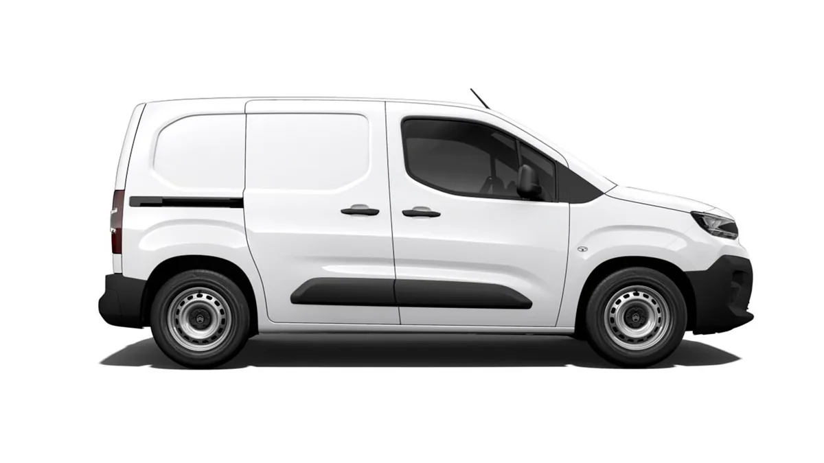 Citroën ë-Berlingo Van Talla M en renting en Barcelona — Trasera