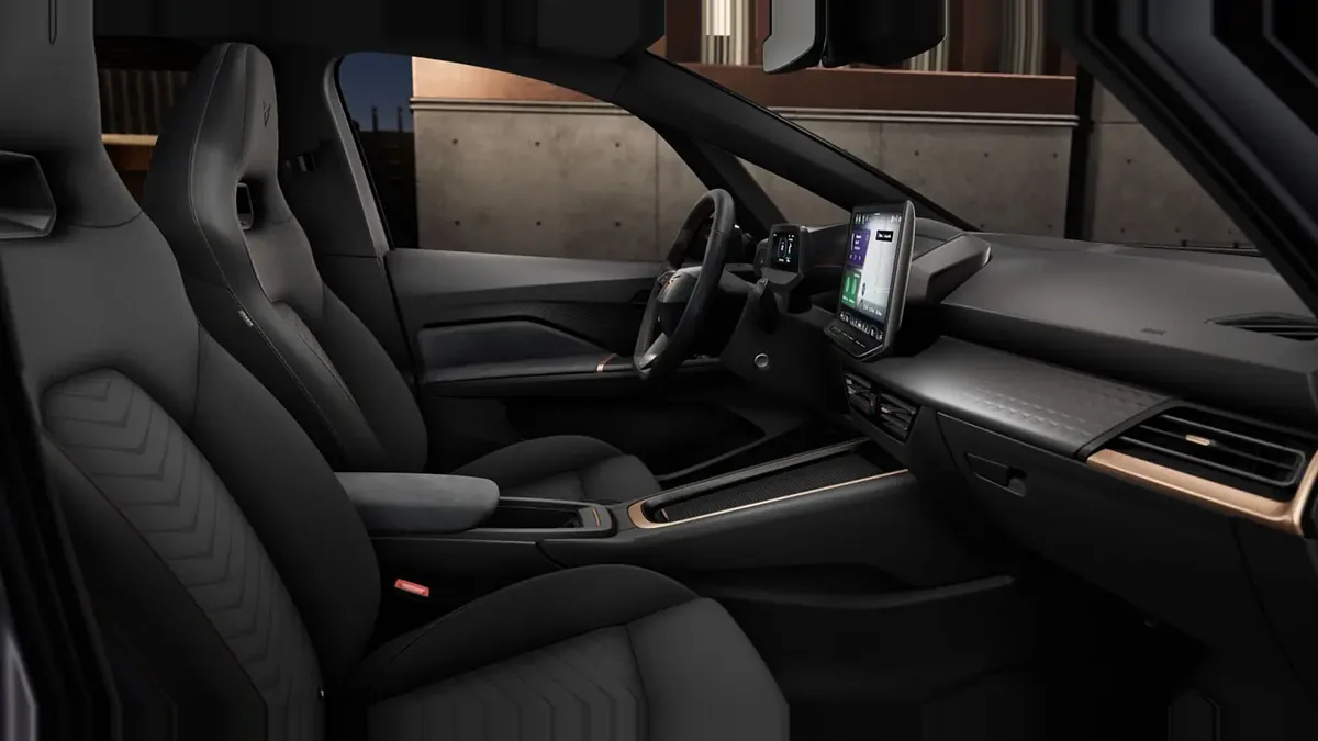 CUPRA Born e-Boost Pack Advanced Plus en renting en Barcelona — vista 7