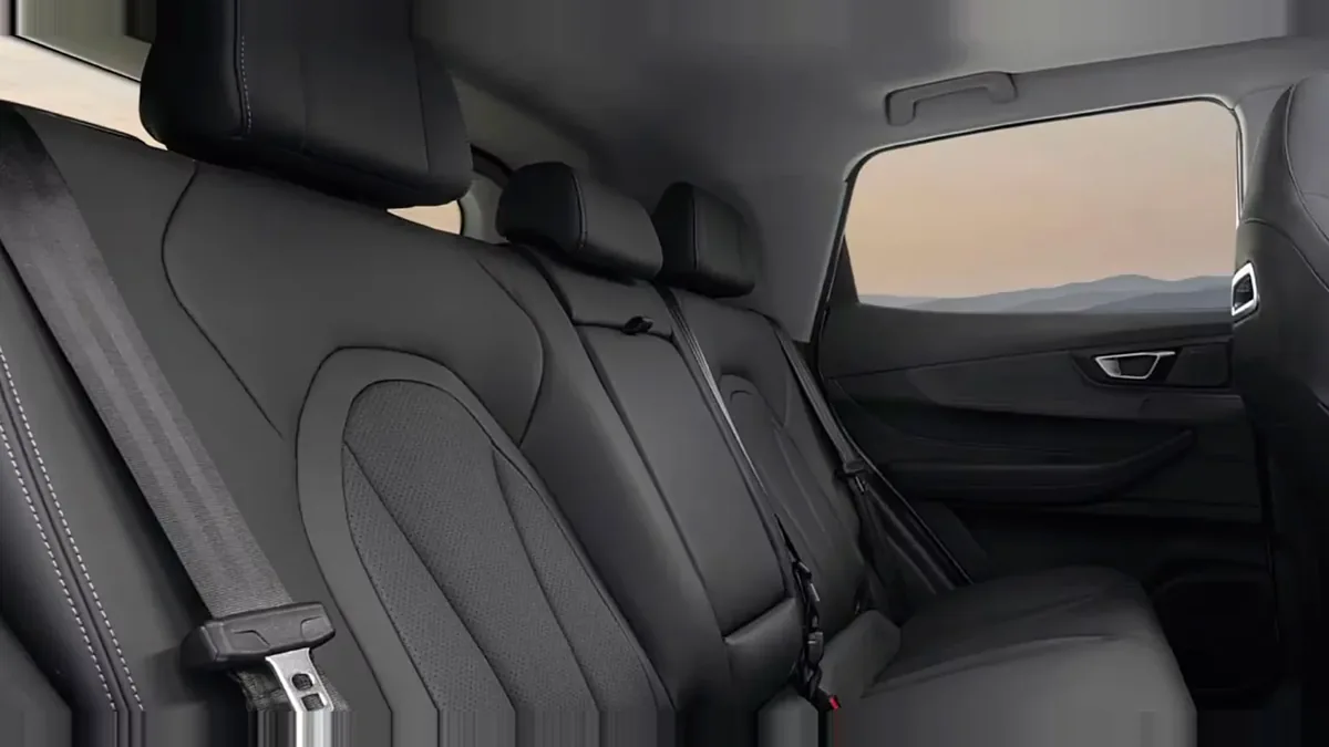 Ebro s400 1.5 DHE HEV Excellent CVT en renting en Barcelona — vista 6