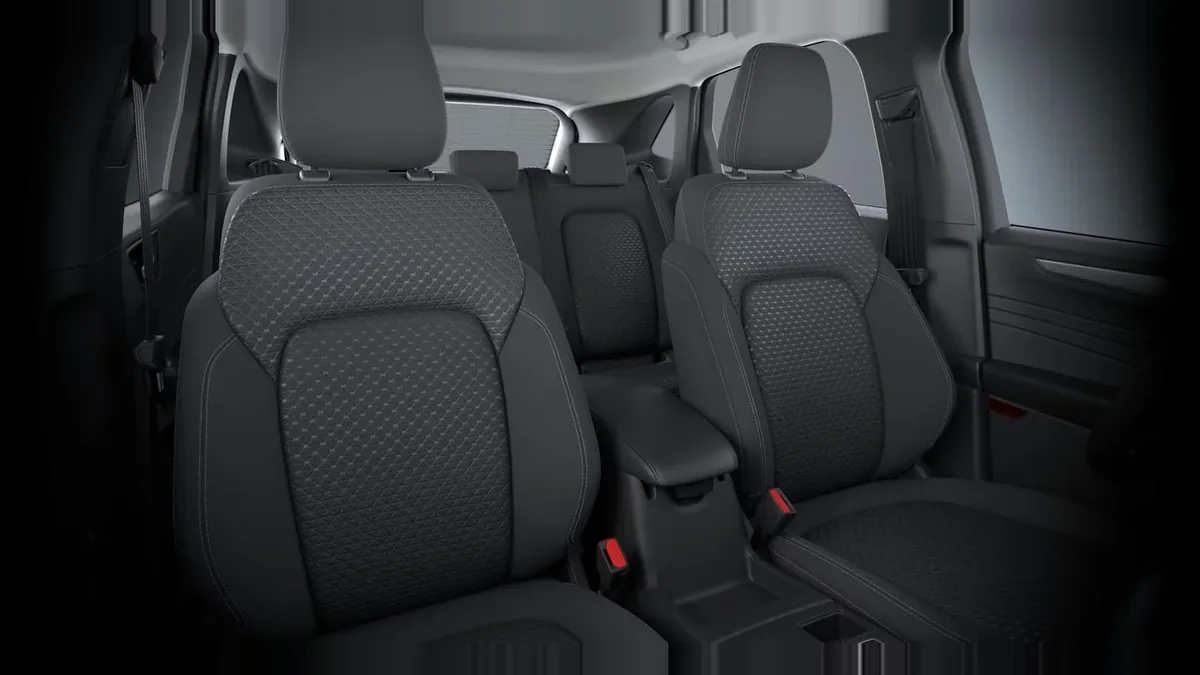 Ford Kuga MCA Titanium 2.5 Duratec PHEV 243CV Auto en renting en Barcelona — vista 8
