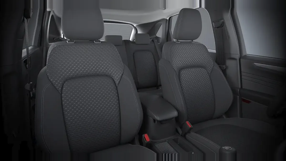 Ford Kuga Titanium 1.5 Ecoboost 150CV III en renting en Barcelona — vista 7