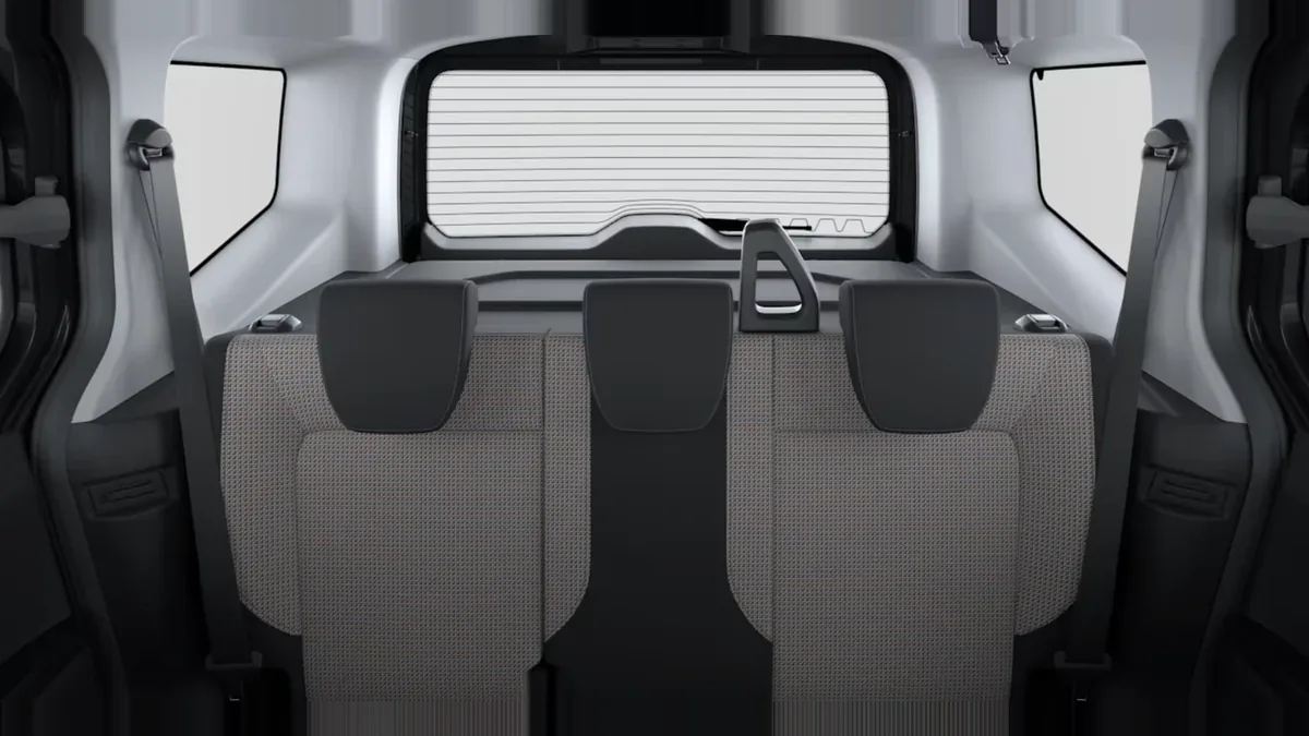 Ford TOURNEO COURIER KOMBI ECOBOOST 1.0 125CV en renting en Barcelona — vista 7