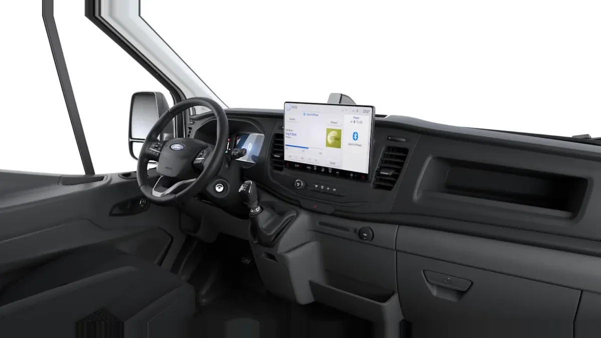 Ford TRANSIT 350 L3 Trend N1 EcoBlue 96kW FWD en renting en Barcelona — Interior