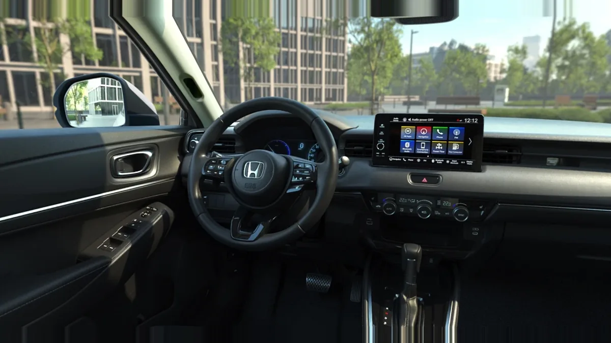 Honda HR-V 1.5 i-MMD Elegance 131CV en renting en Barcelona — vista 6