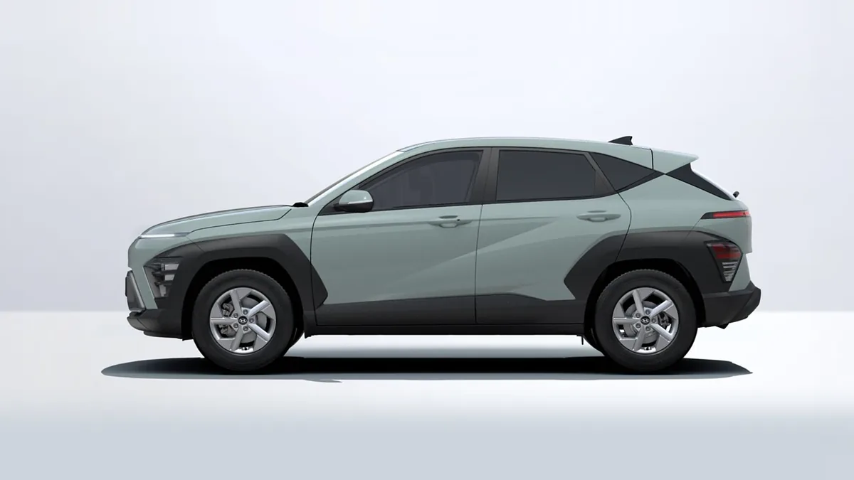 Hyundai Kona HEV 1.6 GDI Maxx DT 138CV en renting en Barcelona — Trasera