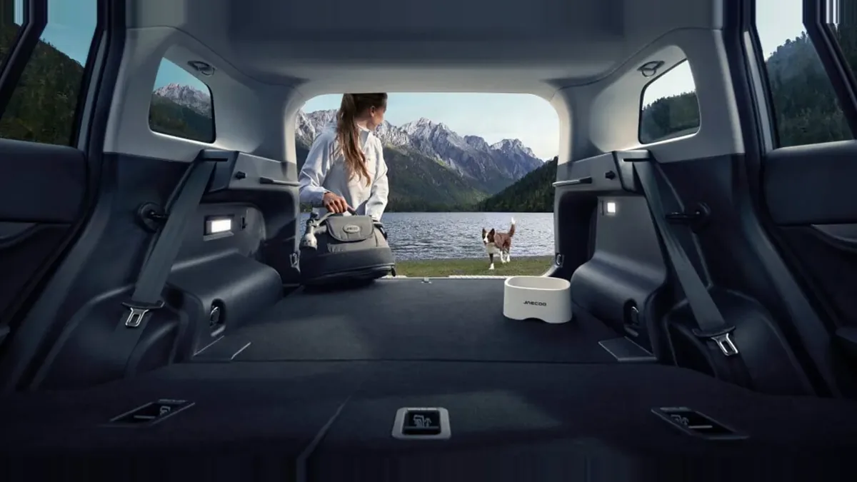 Jaecoo 5 EV Pure 155kW (211CV) 61kWh en renting en Barcelona — vista 6