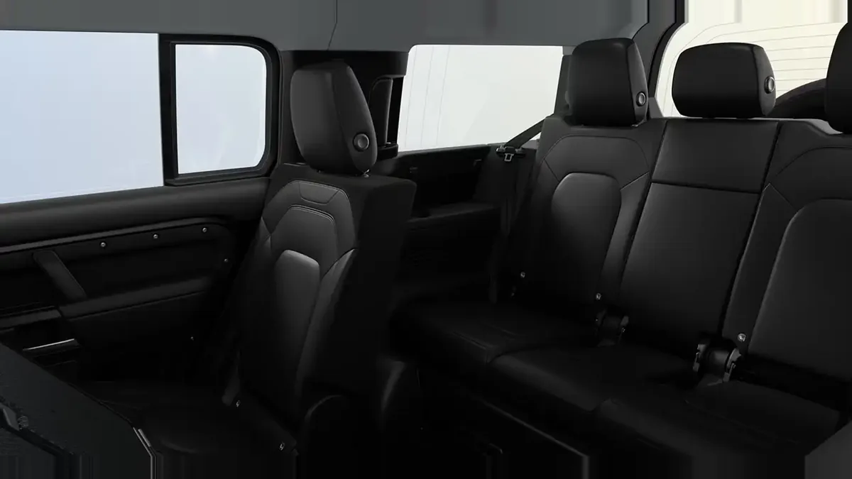 Land Rover Defender 3.0D I6 250S MHEV en renting en Barcelona — vista 7