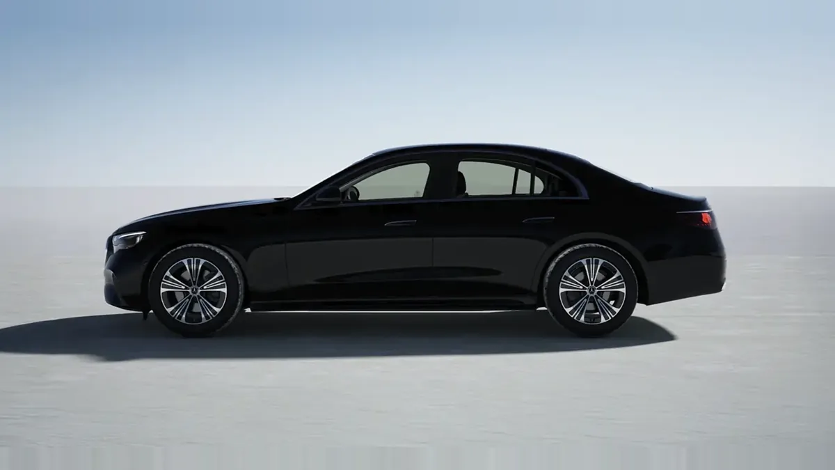 Mercedes-Benz Clase E 200 en renting en Barcelona — Trasera
