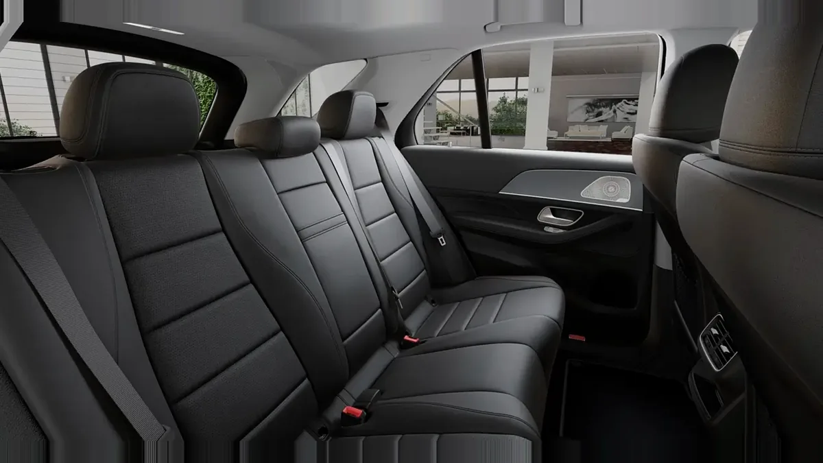 Mercedes-Benz GLE 300d 4MATIC en renting en Barcelona — vista 7