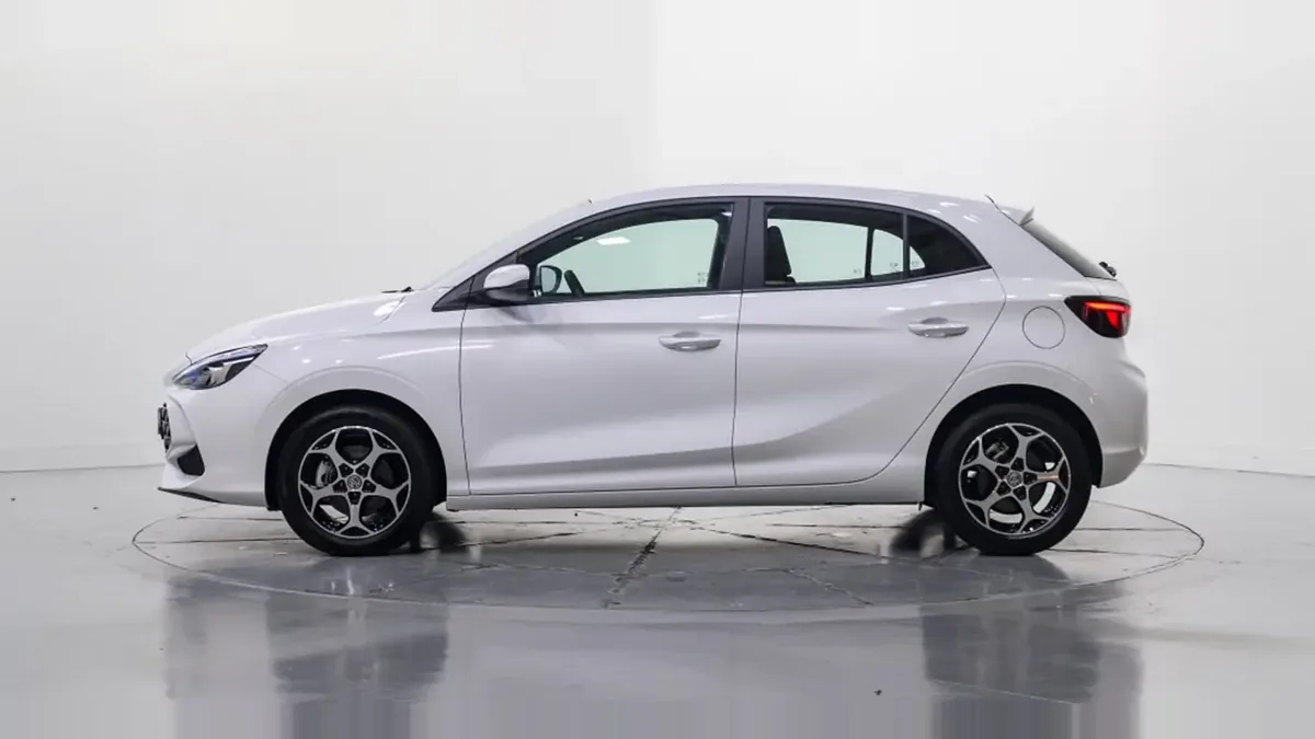 MG 3 Hybrid+ Business en renting en Barcelona — vista 7
