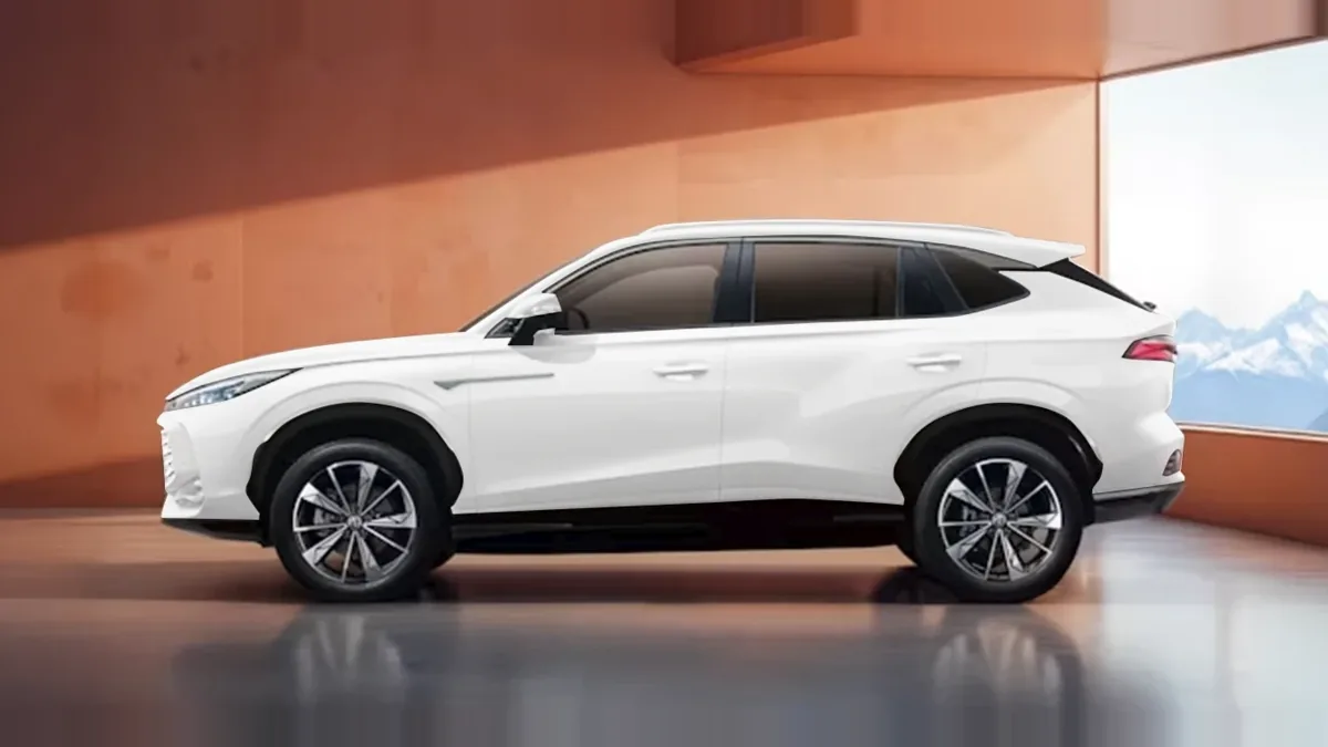 MG HS 1.5 Hybrid Comfort WHT en renting en Barcelona — Trasera