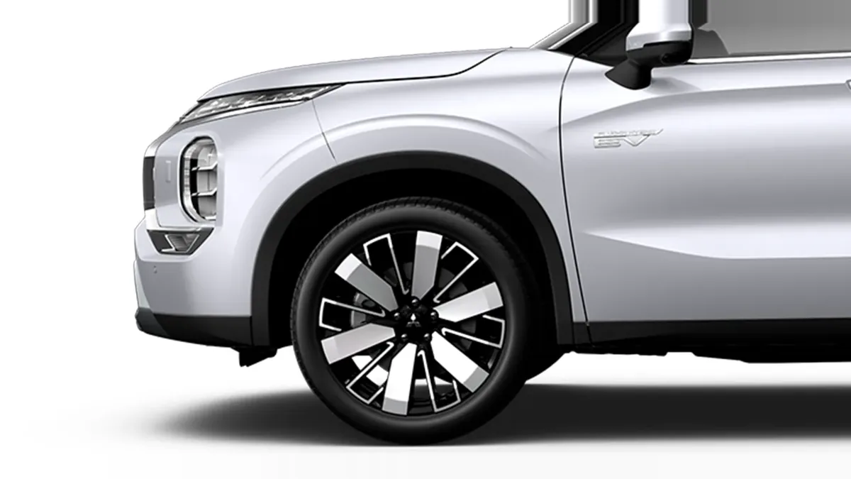 Mitsubishi Outlander PHEV Kaiteki 4WD 306CV en renting en Barcelona — vista 12