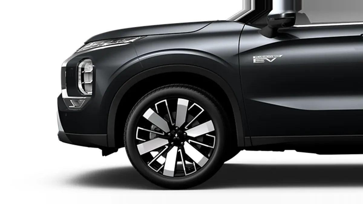 Mitsubishi Outlander PHEV Kaiteki 4WD 306CV en renting en Barcelona — vista 10