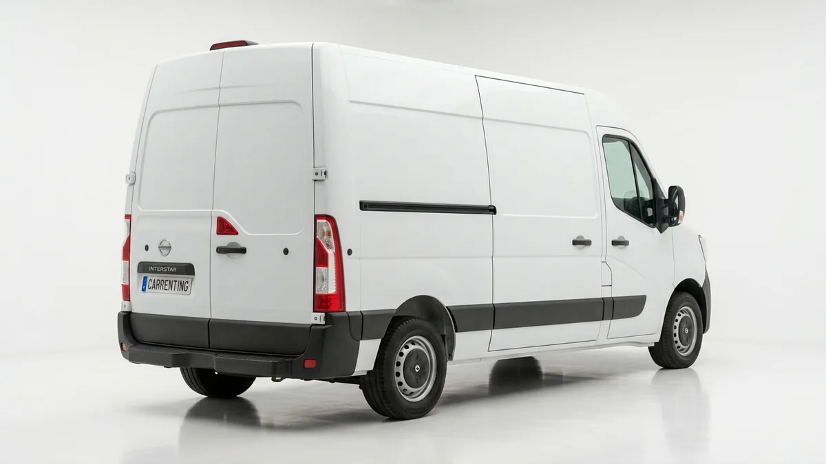 Nissan Interstar L2H2 3.5T 2.3dCi FWD Acenta en renting en Barcelona — Delantera