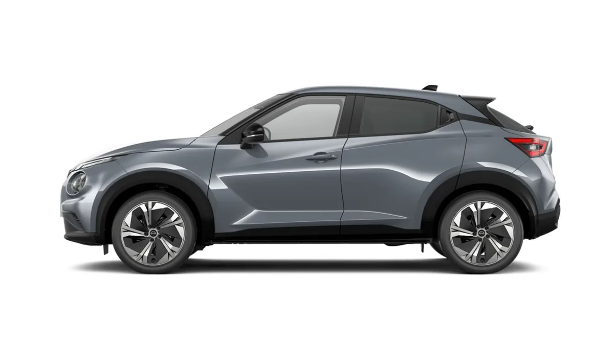 Nissan JUKE HYBRID N-CONNECTA 145CV AUT. en renting en Barcelona — Trasera