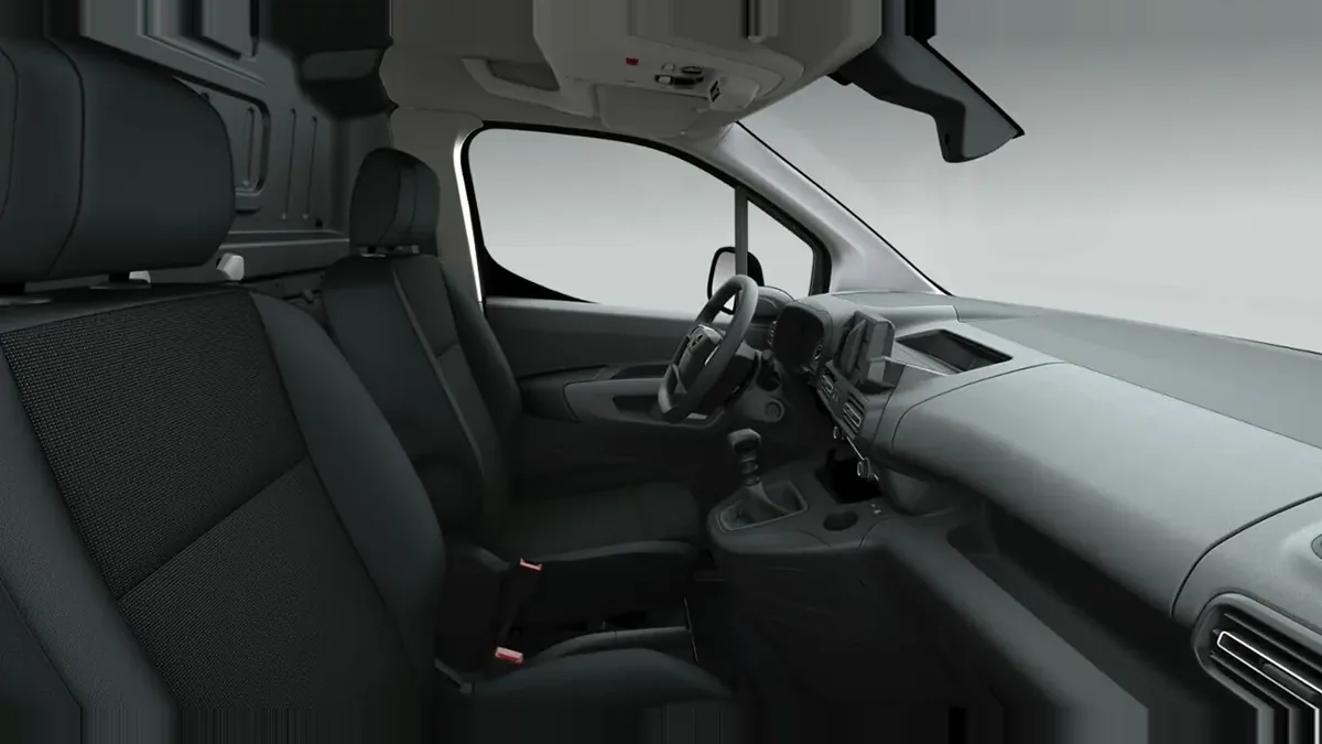 Opel Combo-e Cargo M 800kg en renting en Barcelona — Interior