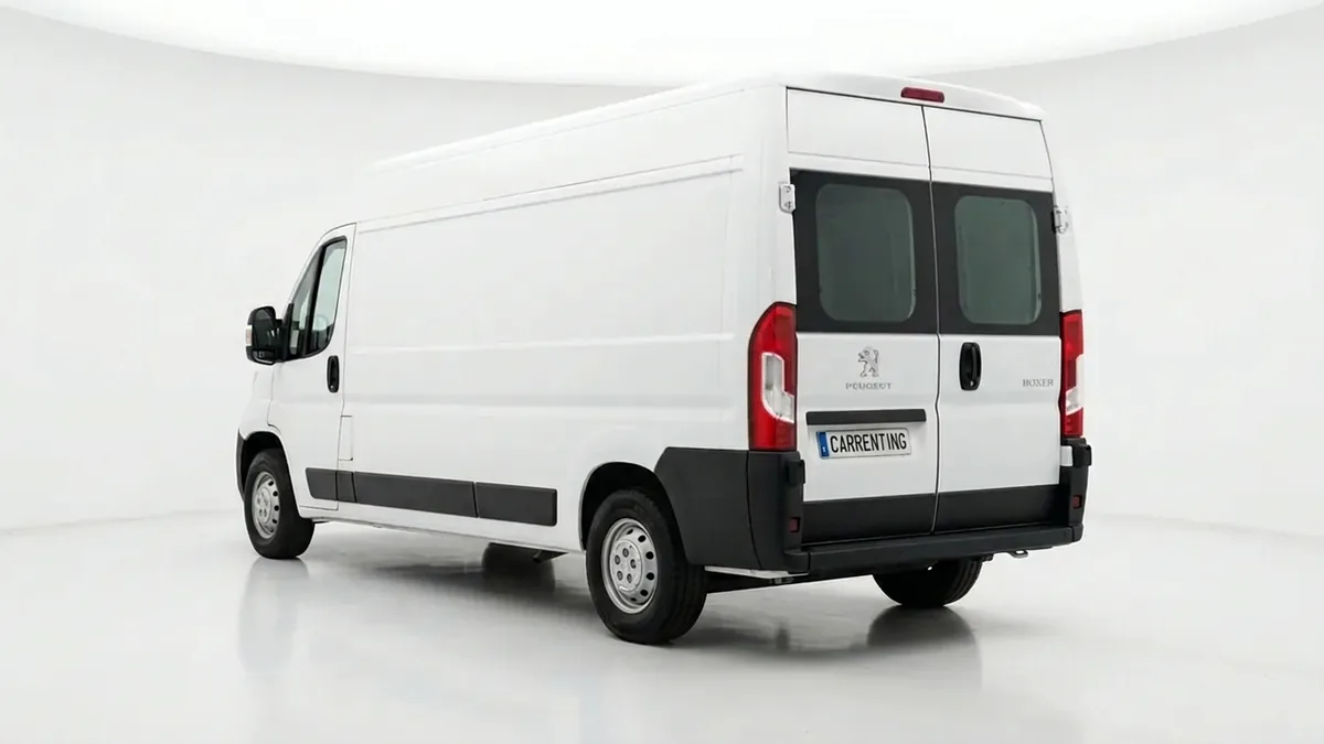 Peugeot Boxer 3.5 L2H2 BHDi S&S 6vel en renting en Barcelona — Delantera