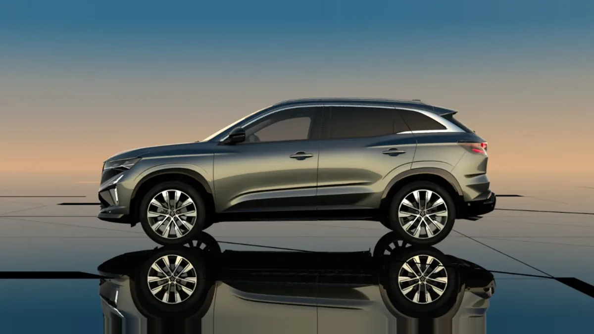 Renault Austral 1.3 TCe Mild Hybrid Techno 150CV en renting en Barcelona — Trasera