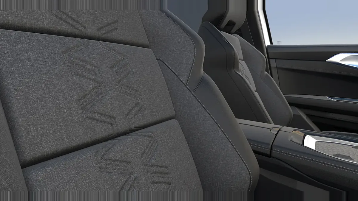 Renault ESPACE TECHNO E-TECH FULL HYBRID 200CV en renting en Barcelona — vista 6