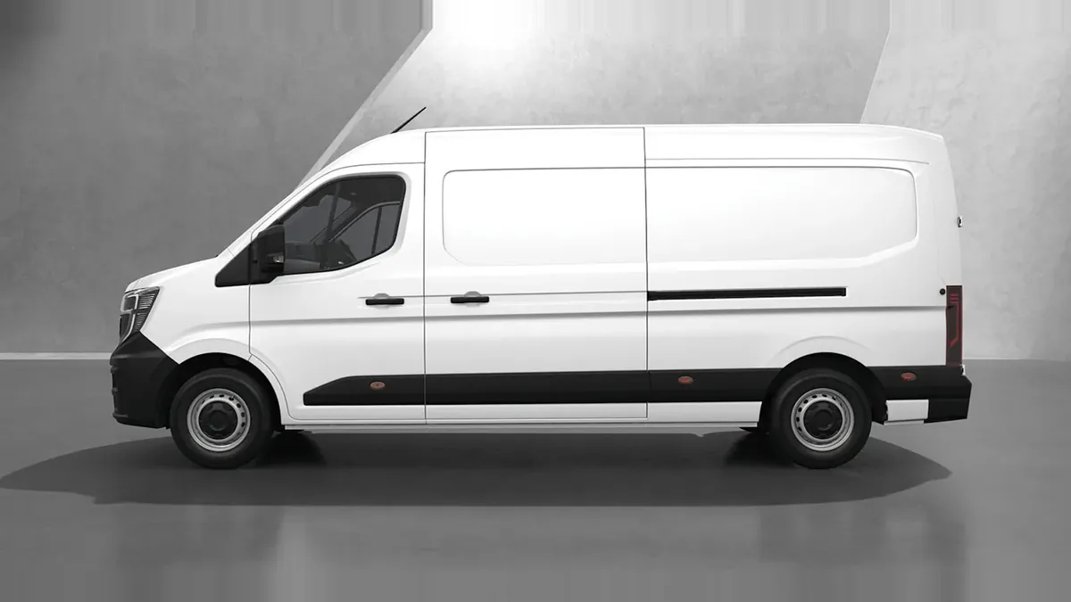 Renault Master L2H2 3500 Dci 130cv Furgon en renting en Barcelona — Trasera