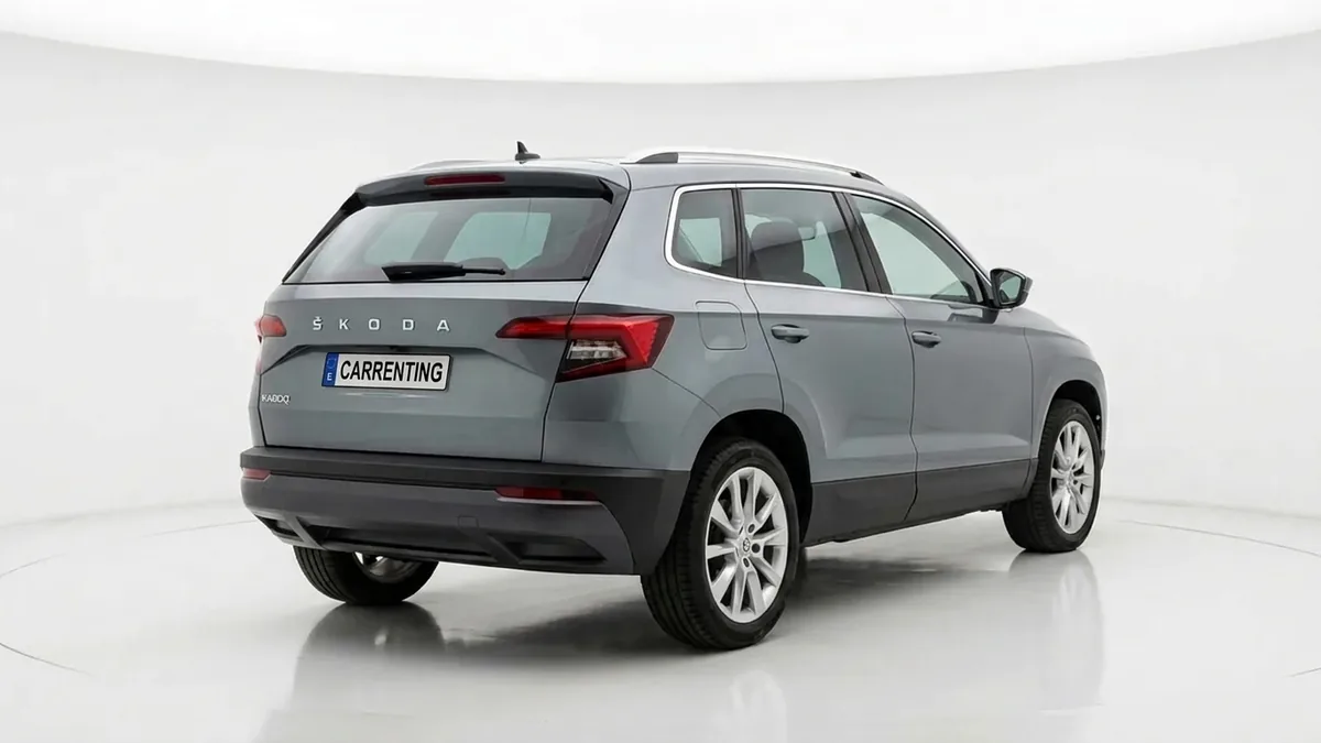 Škoda Karoq Selection 2.0 TDI 150cv 4x4 DSG en renting en Barcelona — vista 7