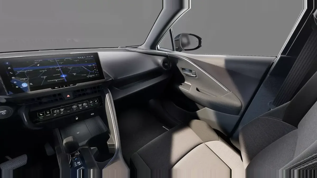 Toyota C-HR Advance Plug-in Hybrid 220 en renting en Barcelona — vista 7