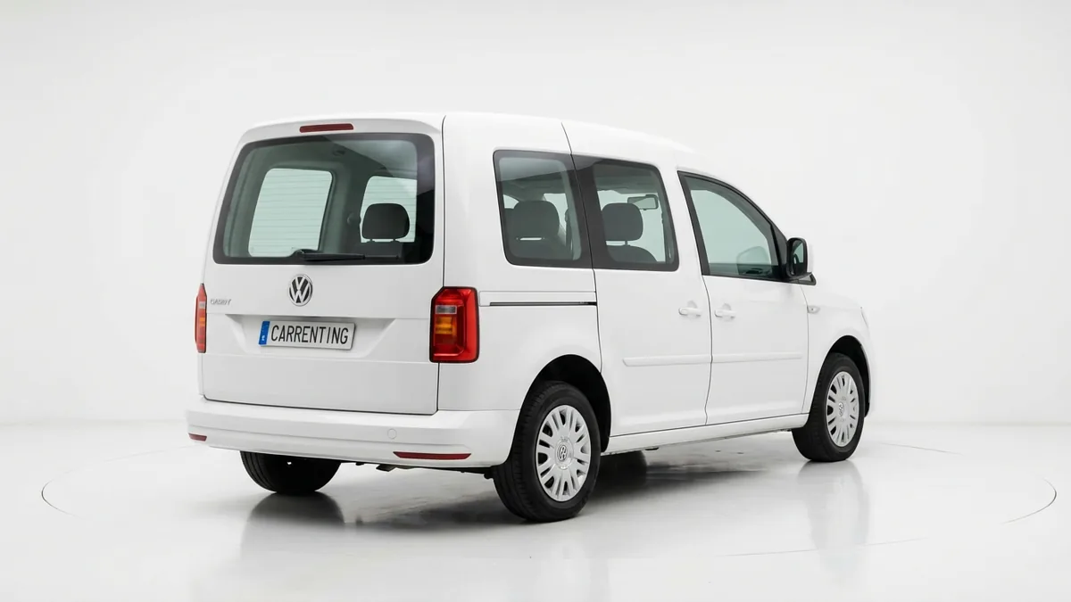 Volkswagen Caddy Cargo PHEV 1.5 TSI eHybrid en renting en Barcelona — Delantera
