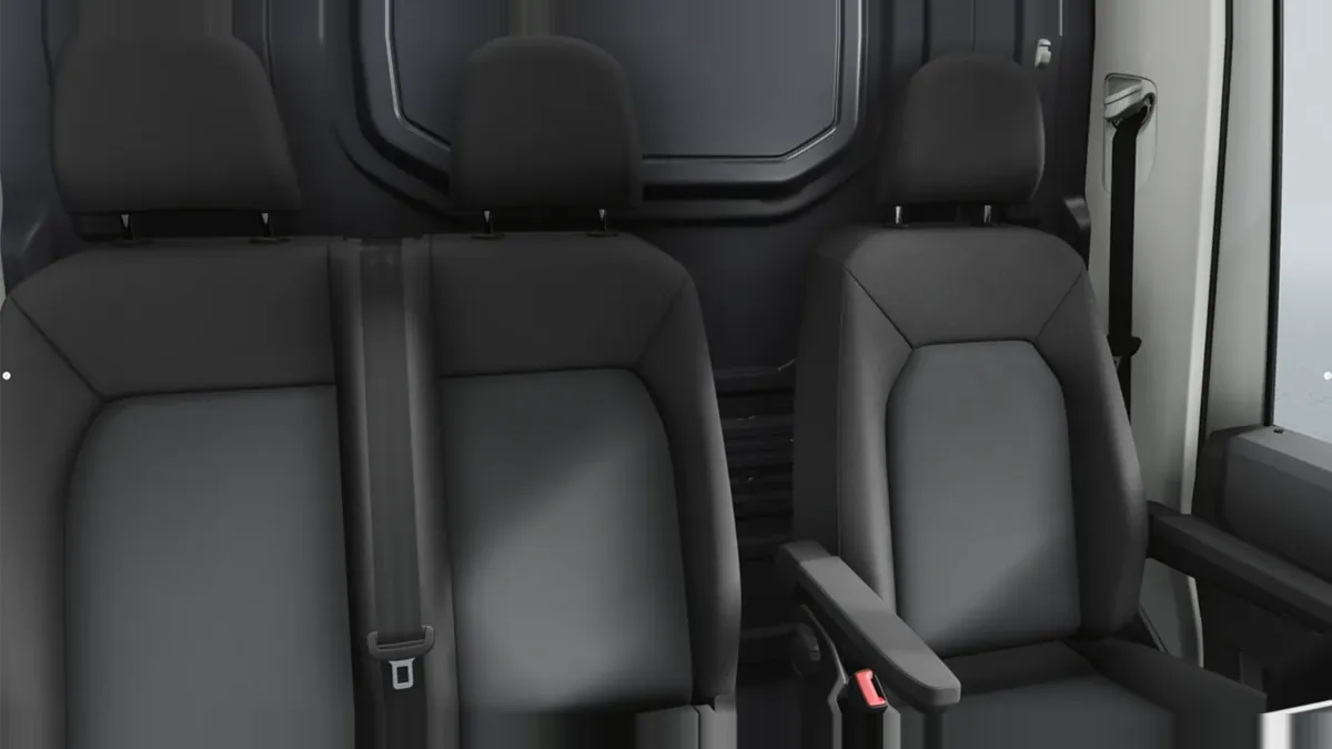 Volkswagen Crafter 35 Fresh Van BM L3 2.0 TDI FWD 103kW (140CV)  - ISOTERMO en renting en Barcelona — vista 8