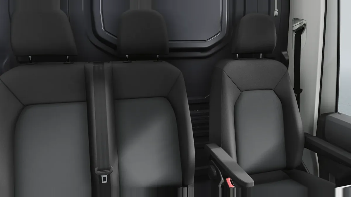 Volkswagen Crafter 35 Furgón BL TA L4H3 2.0 TDI 103kW (140CV) - ISOTERMO en renting en Barcelona — vista 8