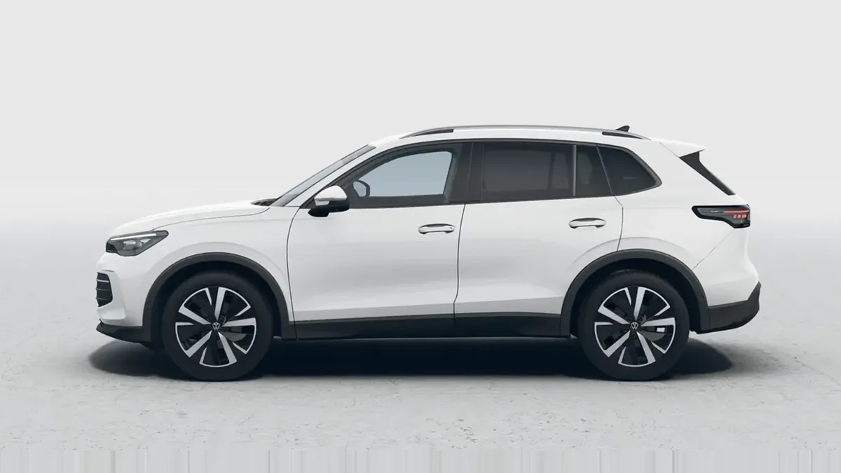 Volkswagen Tiguan "Más" 1.5 eTSI 110kW 150CV DSG 7vel. en renting en Barcelona — Trasera